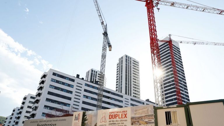 Las hipotecas crecen un 12% en junio y suman 16 meses al alza